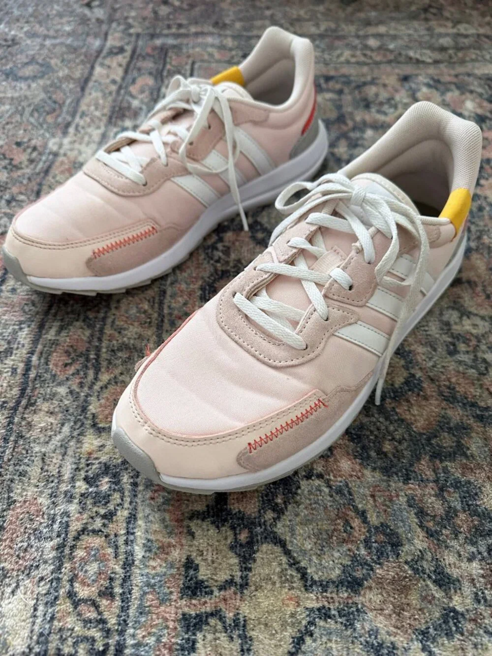 Adidas Womens Retrorun Sneakers - Pink Tint/Cloud White - Size 8.5